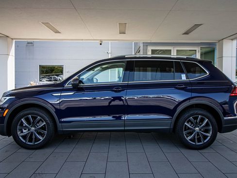 Used 2023 Volkswagen Tiguan SE image 11
