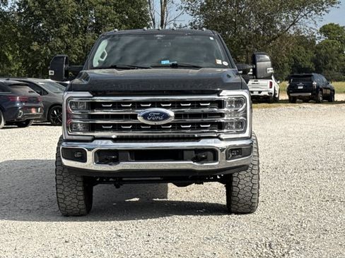 Used 2024 Ford F250 Lariat w/ Tremor Off-Road Package AWD/4WD image 2