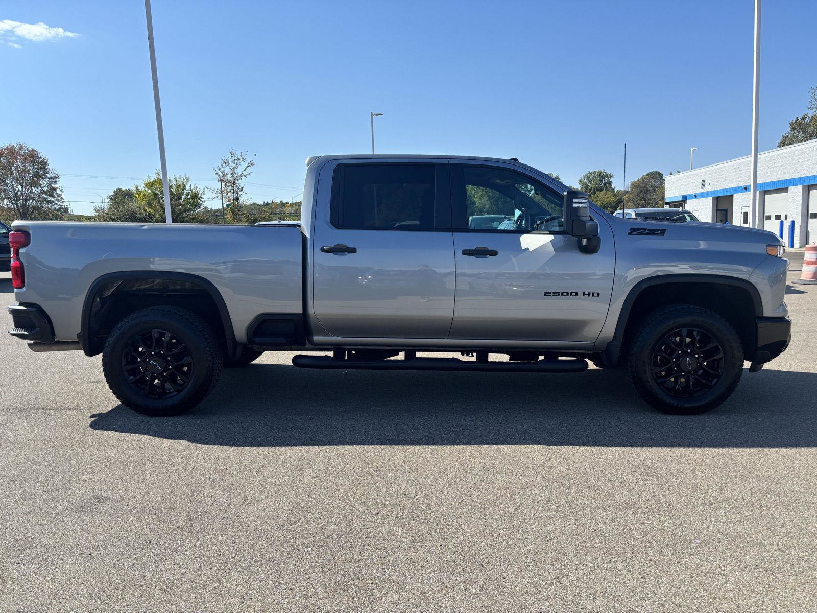 Used 2025 Chevrolet Silverado 2500 Custom w/ Custom Value Package AWD/4WD image 4
