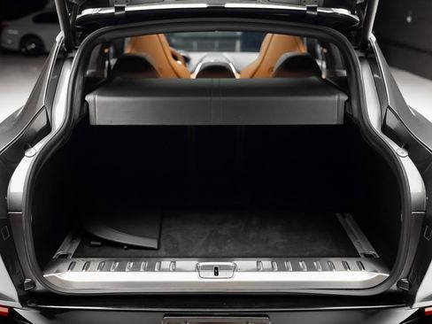 Used 2021 Aston Martin DBX image 69