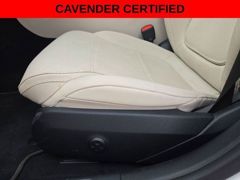 Used 2025 Mercedes-Benz C 300 4MATIC Sedan image 17