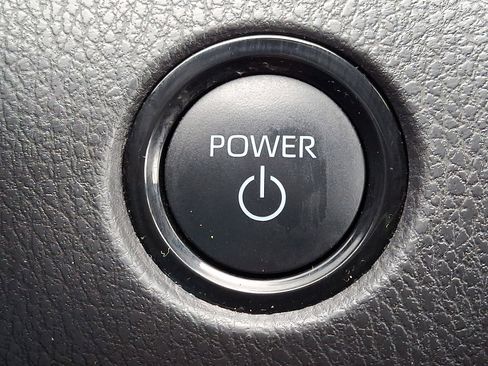 Used 2025 Toyota Camry SE image 21