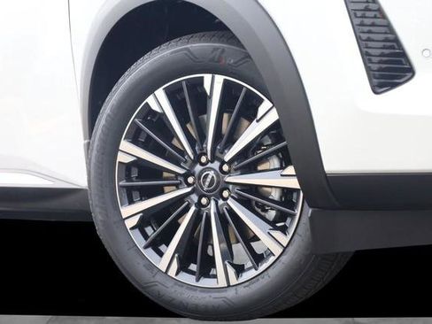 New 2026 Nissan Pathfinder Platinum image 3