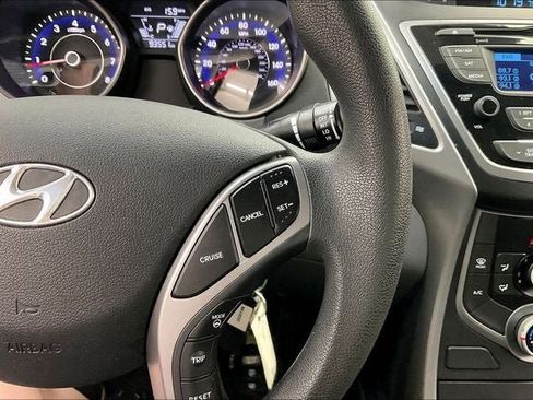 Used 2014 Hyundai Elantra SE FWD image 23