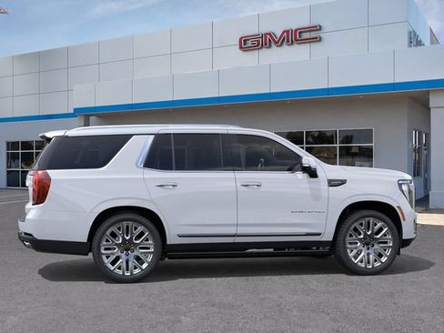 New 2026 GMC Yukon Denali Ultimate w/ LPO, Floor Liner Package AWD/4WD image 5