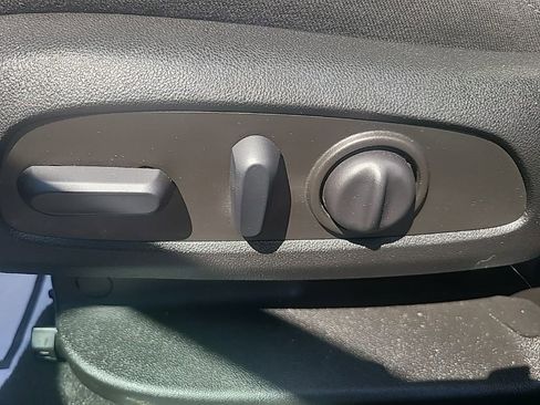 Used 2022 Chevrolet Equinox LT image 17