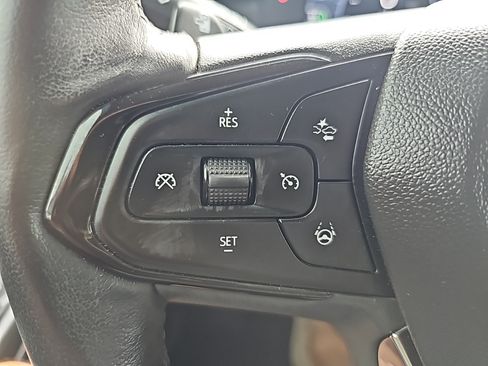 Used 2023 Chevrolet Bolt EUV Premier w/ Sun & Sound Package FWD image 22