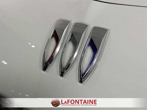 Used 2024 Buick Encore GX Sport Touring image 9