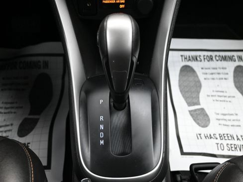 Used 2022 Chevrolet Trax LT w/ Midnight Edition image 18