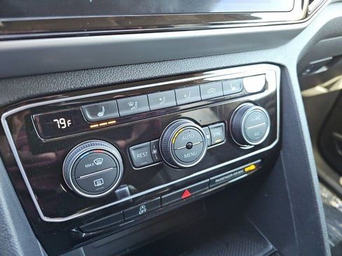 Used 2023 Volkswagen Atlas SE w/ Black Wheel Package image 24