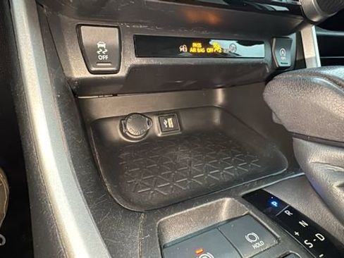 Used 2023 Toyota RAV4 LE AWD/4WD image 23