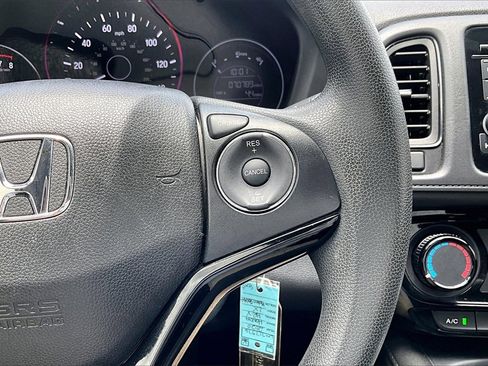 Used 2020 Honda HR-V LX image 11
