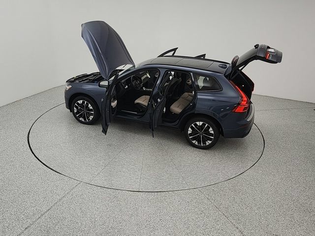 New 2026 Volvo XC60 B5 Plus w/ Protection Package Premier AWD/4WD image 24