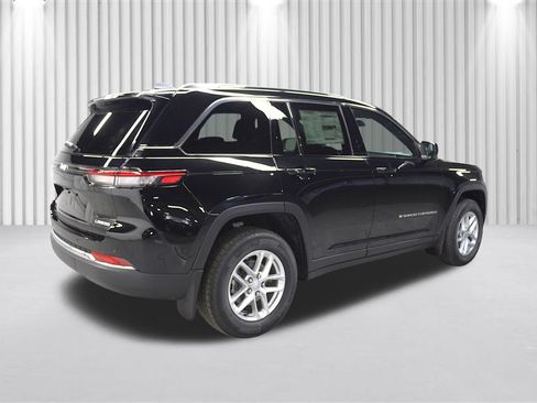 New 2026 Jeep Grand Cherokee Laredo X AWD/4WD image 3