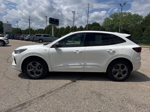 Used 2024 Ford Escape ST-Line w/ Tech Pack #1 AWD/4WD image 4