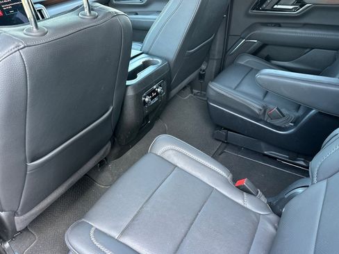 Used 2025 GMC Yukon Denali AWD/4WD image 14