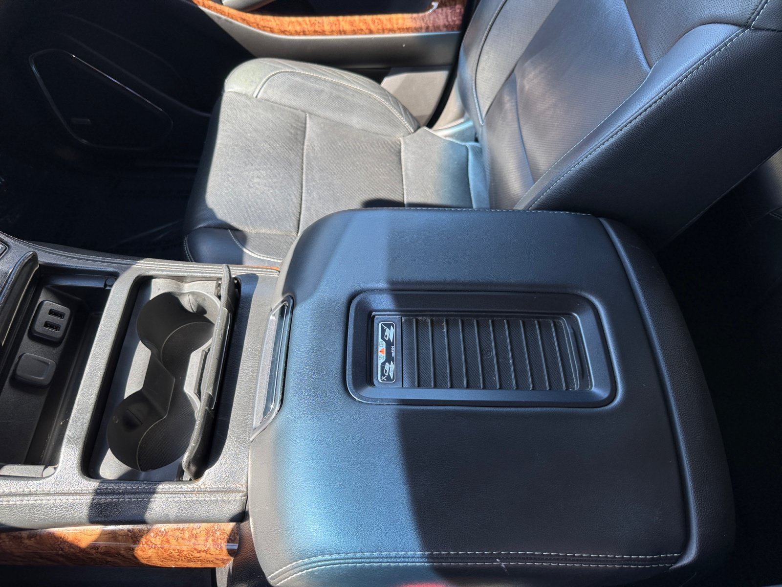 Used 2018 Chevrolet Tahoe Premier AWD/4WD image 14