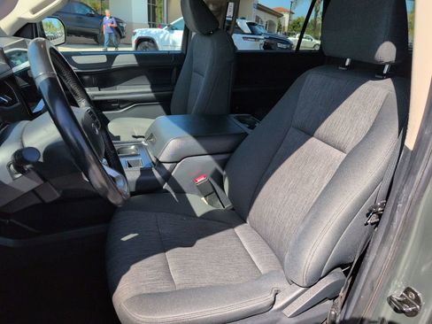 Used 2022 Ford Expedition Max XLT image 11