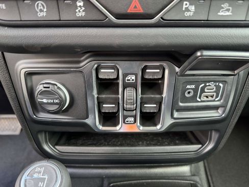 New 2026 Jeep Wrangler Unlimited Sahara AWD/4WD image 6