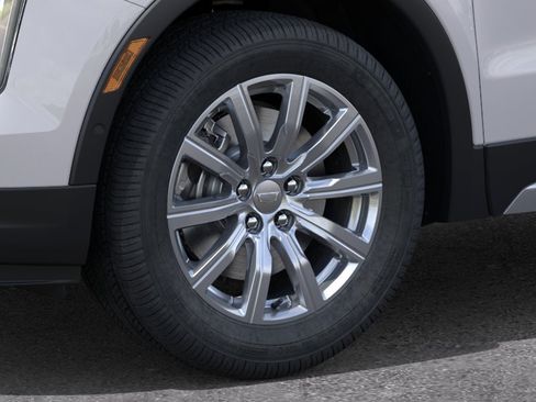 Certified 2023 Cadillac XT4 Premium Luxury w/ Enhanced Visibility Package AWD/4WD image 9