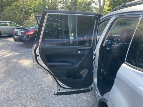 Used 2015 Subaru Forester 2.0XT Premium AWD/4WD image 39