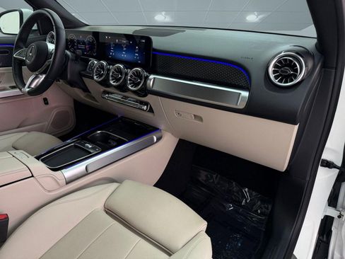 Certified 2025 Mercedes-Benz GLB 250 image 21