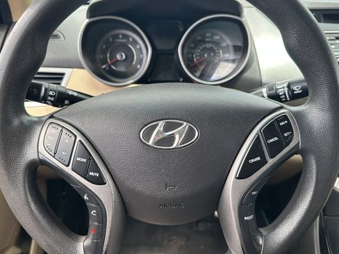 Used 2013 Hyundai Elantra GLS w/ Preferred Pkg FWD image 21