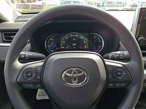 Used 2025 Toyota RAV4 XLE image 18