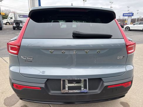 Certified 2023 Volvo XC40 B5 Plus w/ Driver Assist Package AWD/4WD image 7