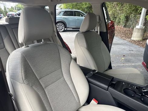 Used 2023 Nissan Rogue SV FWD image 10
