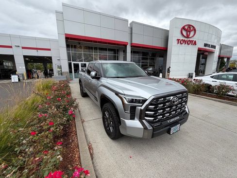 Used 2024 Toyota Tundra Platinum AWD/4WD image 8