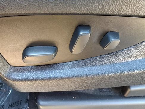 Used 2017 Chevrolet Tahoe Premier AWD/4WD image 16