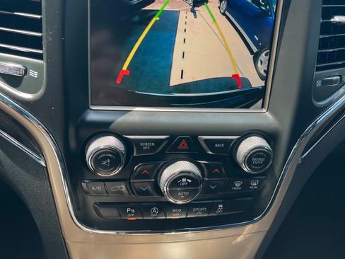 Used 2017 Jeep Grand Cherokee Overland AWD/4WD image 17