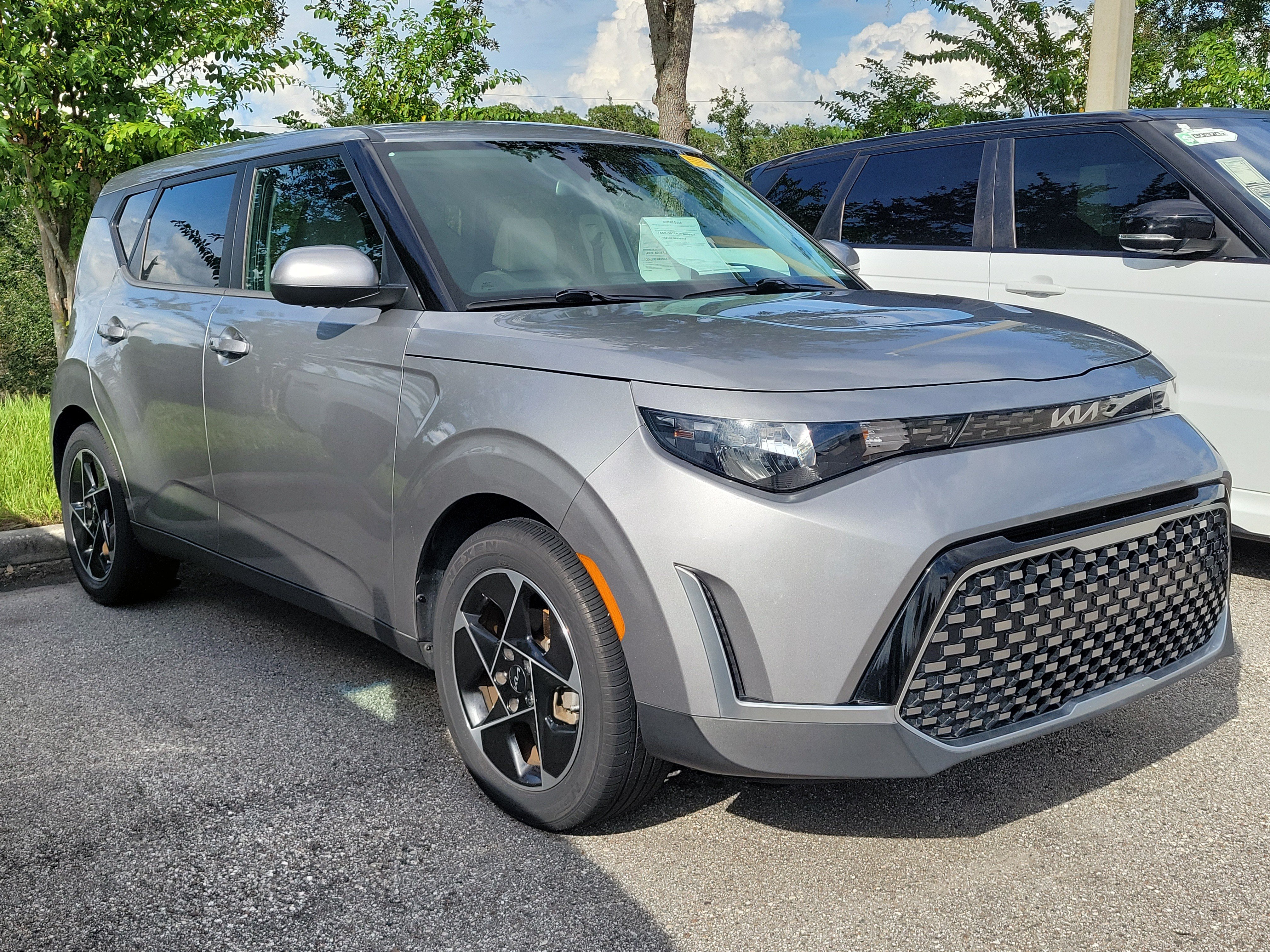 Used 2023 Kia Soul EX FWD image 2