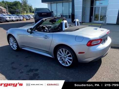 Used 2018 FIAT 124 Spider Lusso w/ Convenience Group RWD image 8
