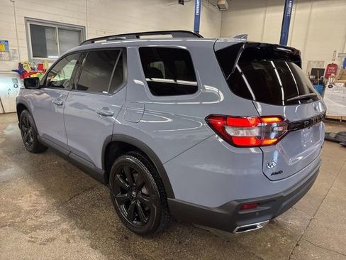 Used 2025 Honda Pilot Black Edition image 4
