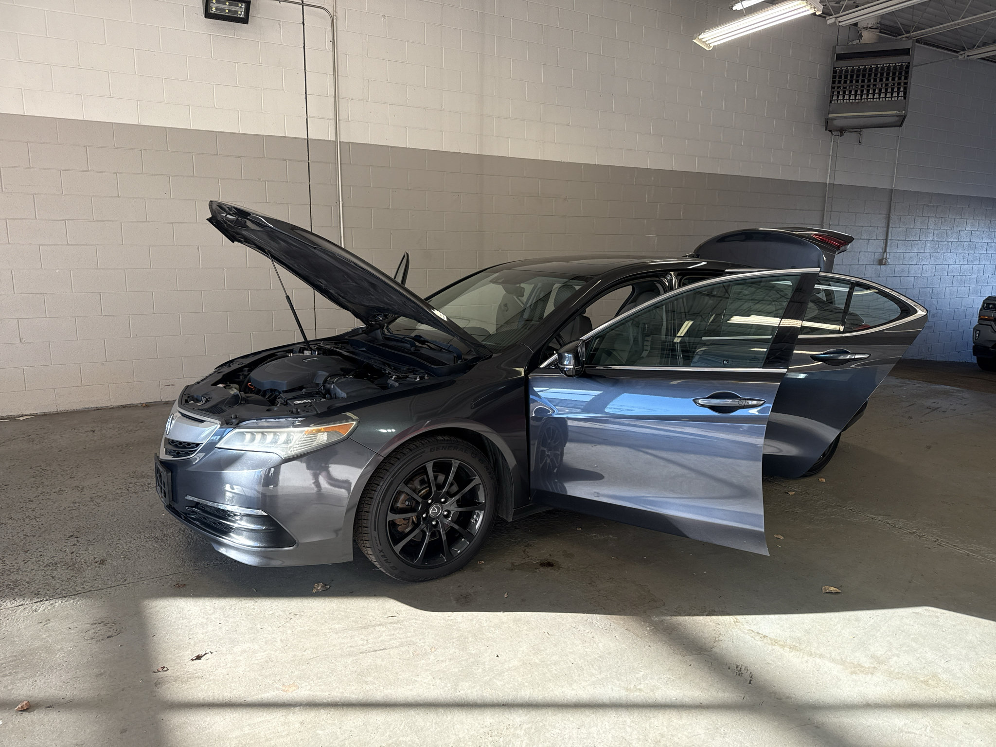 Used 2015 Acura TLX w/ Technology Package AWD/4WD image 11