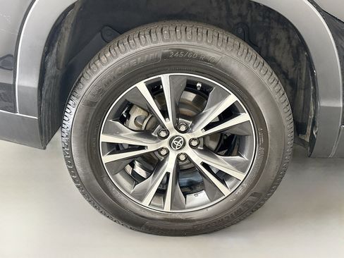 Used 2019 Toyota Highlander LE image 32