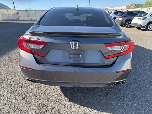 Used 2018 Honda Accord Touring image 5