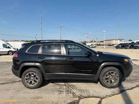 Used 2022 Jeep Cherokee Trailhawk w/ Sun, Sound & Nav Group AWD/4WD image 5