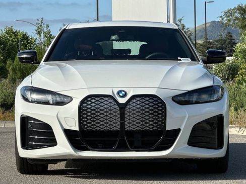 Used 2025 BMW i4 eDrive40 w/ M Sport Package image 8