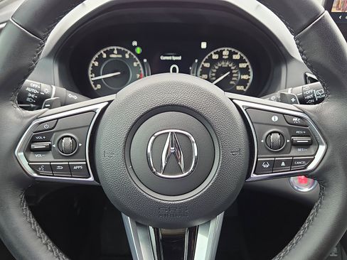 Used 2025 Acura RDX SH-AWD image 24