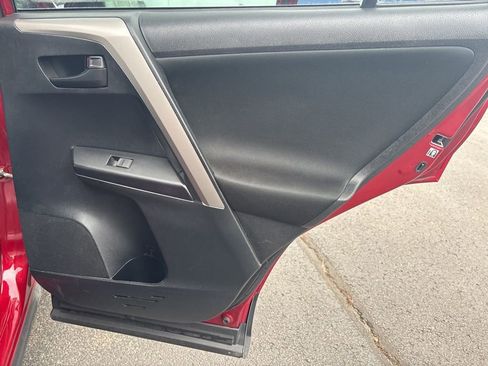 Used 2018 Toyota RAV4 LE image 34