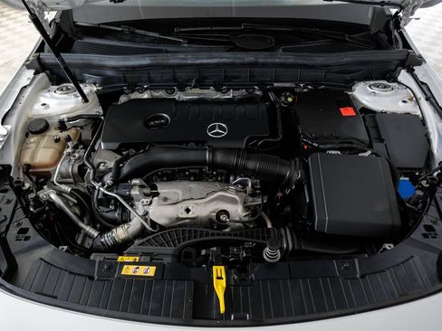 Used 2020 Mercedes-Benz GLB 250 w/ Premium Package image 53