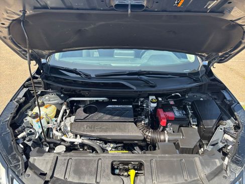 Used 2025 Nissan Rogue SV FWD image 34