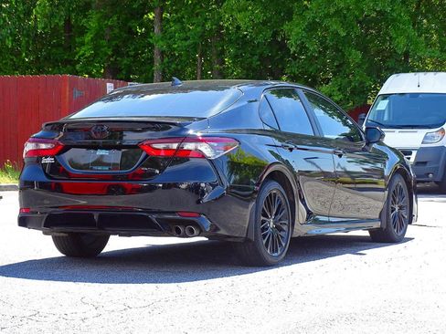 Used 2022 Toyota Camry SE FWD image 9