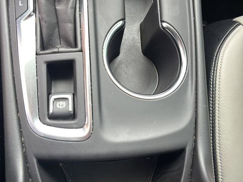 Used 2024 Chevrolet Equinox LT FWD image 30