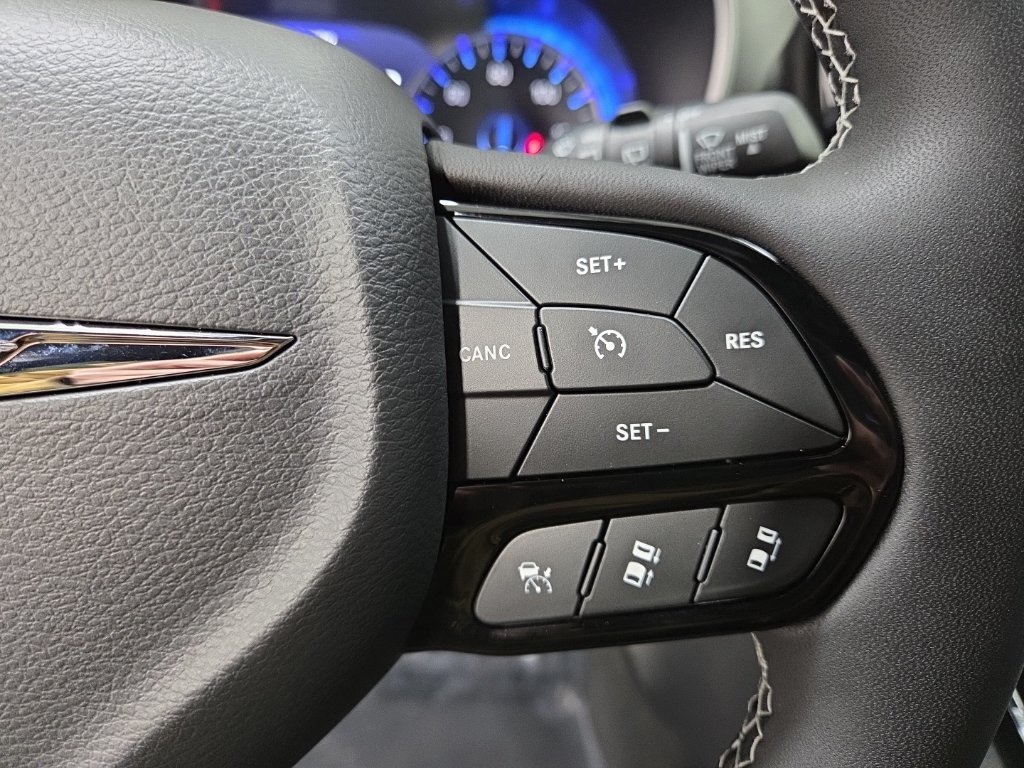 New 2026 Chrysler Pacifica Select w/ S Appearance Package FWD image 15