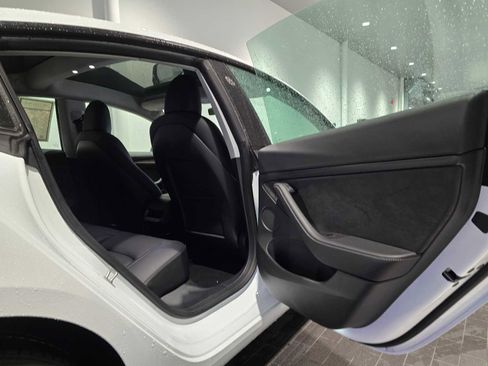 Used 2022 Tesla Model 3 image 16