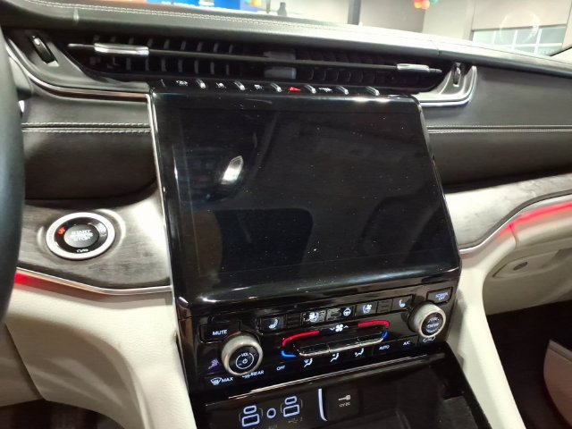 Used 2021 Jeep Grand Cherokee L Overland w/ Advanced Protech Group III AWD/4WD image 14